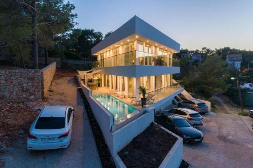 Luxe 2 Pools, Sauna *